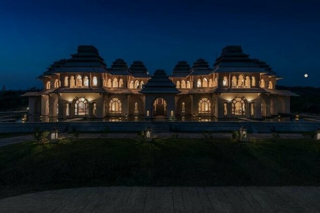 Services - Hotels / Resorts