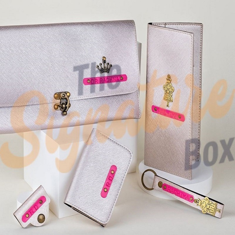 Personalized Fashion Gift: Travel Folder